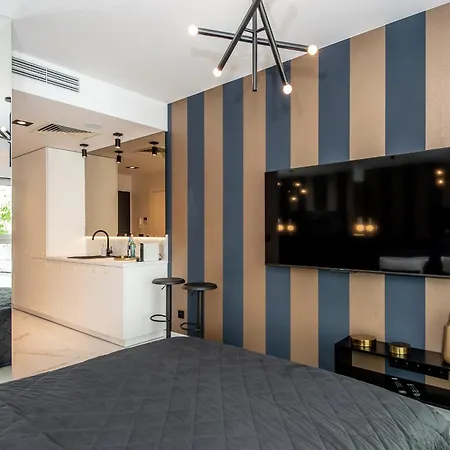 아파트 Super-apartamenty Vip Jacuzzi Iii *